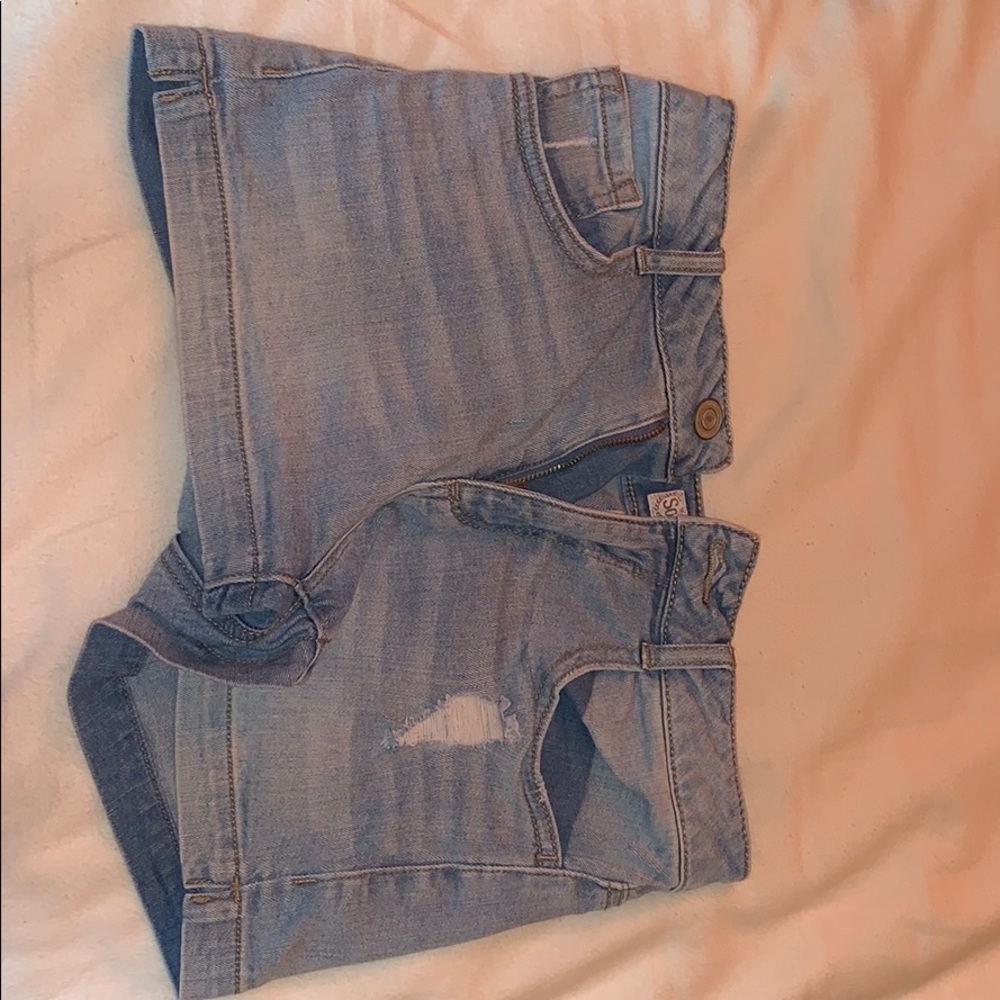 Light Wash Blue Jeans